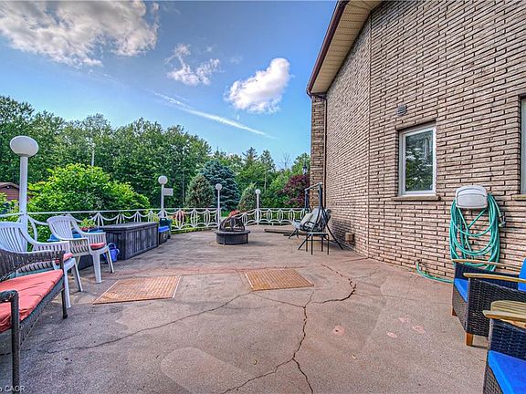 5th image of 35 Robinson Rd