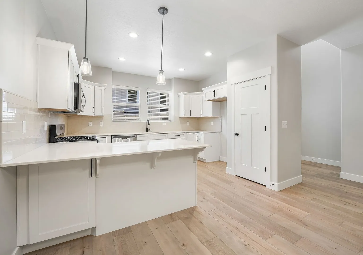 Bright & Spacious Lehi Townhome | Pet Friendly — Photo 4