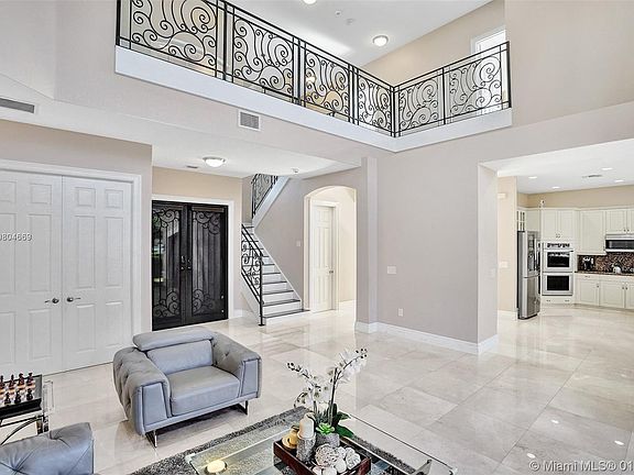 4th image of 4120 SW 194th Ter