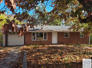 1303 Carver Ct, Martinsville, VA 24112