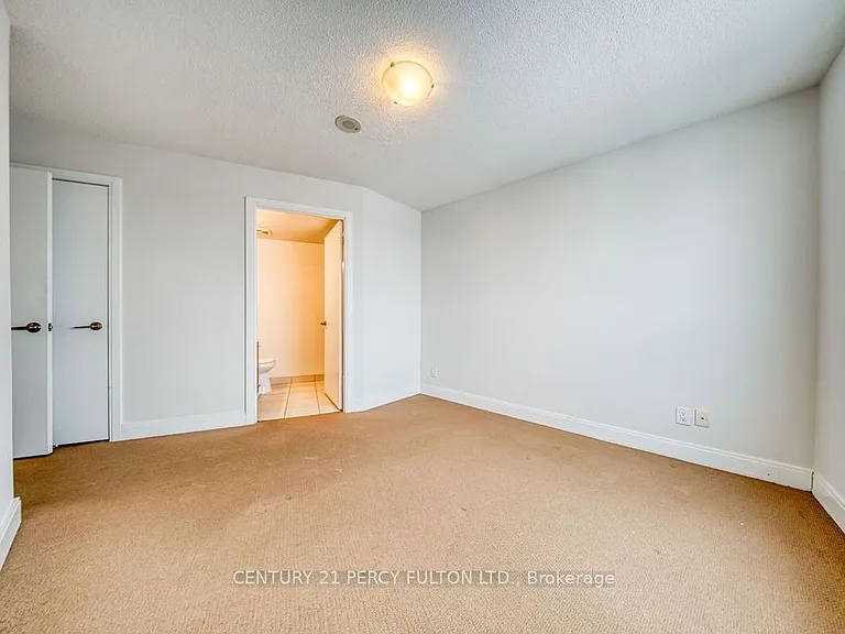 125 Village Green Sq #3105 — Photo 17