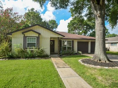 12319 Meadowdale Dr, Meadows Place, TX, 77477