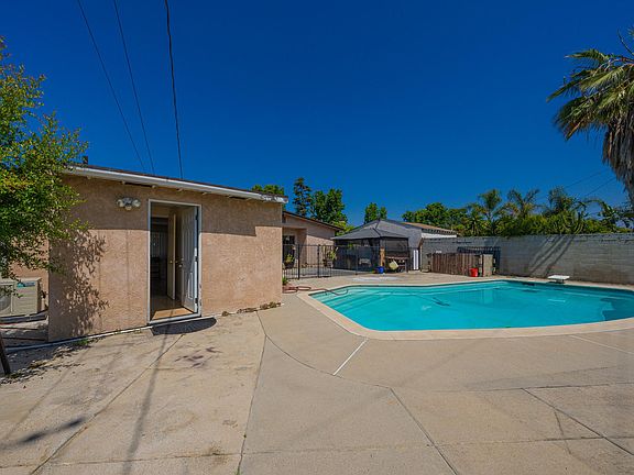 2nd image of 8004 Rhodes Ave