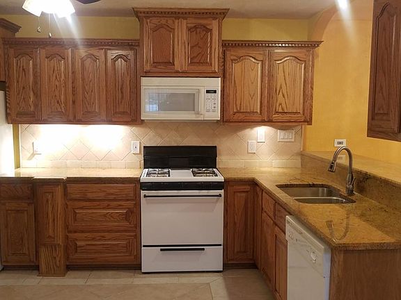 3rd image of 5938 Deer Horn Dr