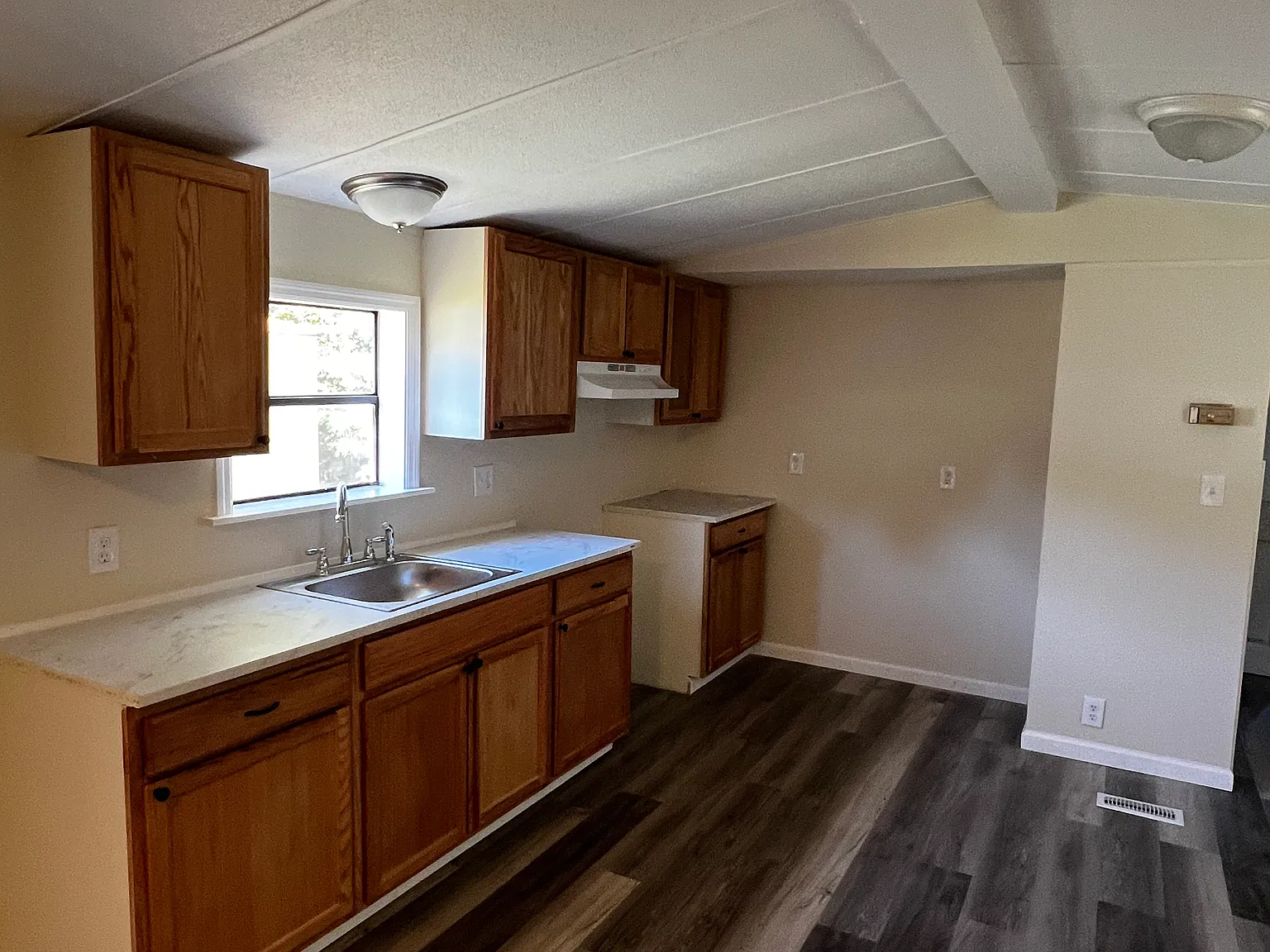 2 bed, 924 sqft, $850 — Photo 1