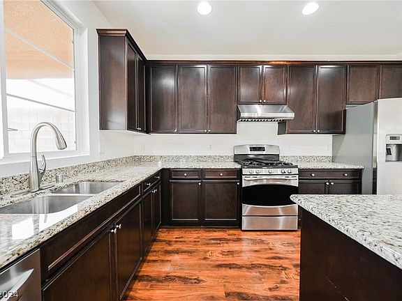 2nd image of 10643 Mentesana Ave