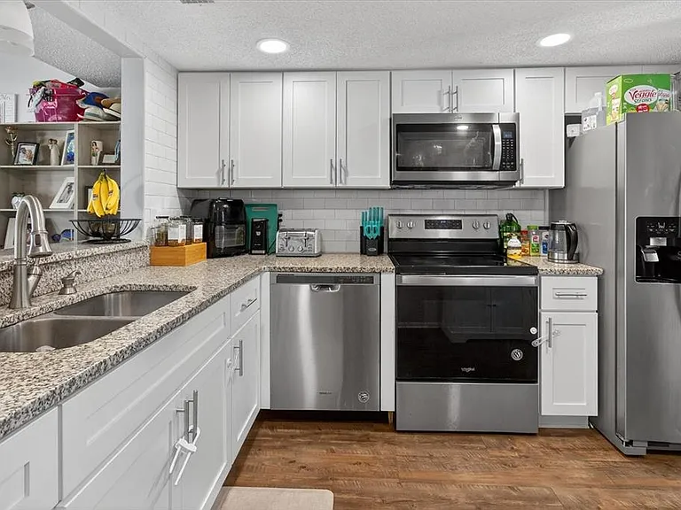 1146 King Arthur Ct #110 — Photo 15