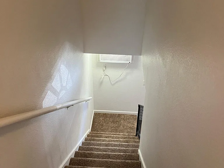 204 Talisman Dr — Photo 7