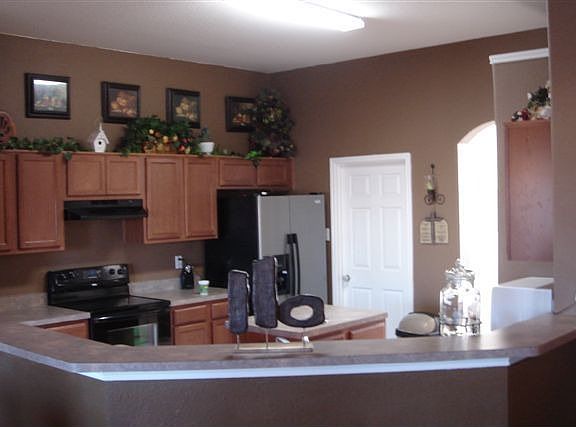 3rd image of 913 Ambling Way Ct