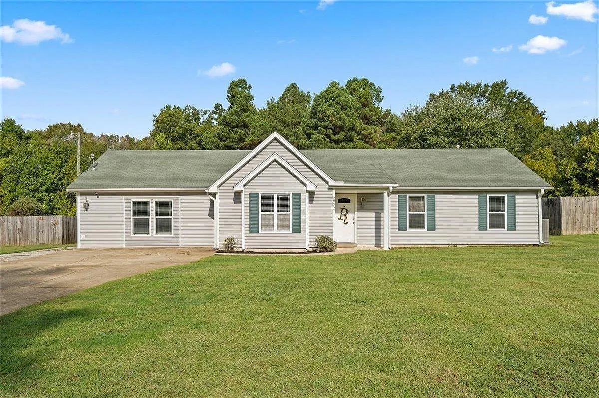 3 bed, 2.0 bath, 1812 sqft, $1,500 — Photo 3