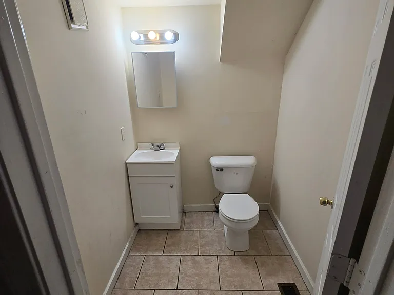 203 W Wyoming Ave — Photo 7