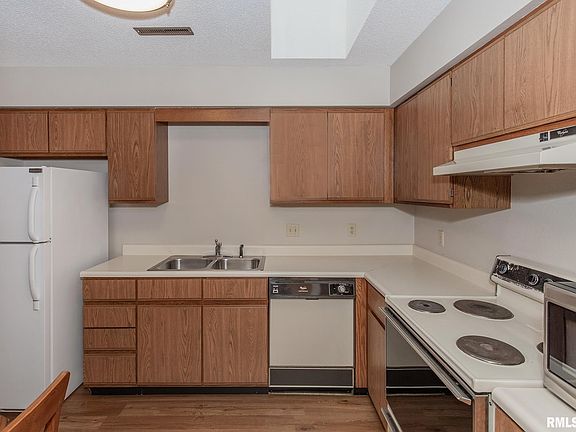 3rd image of 1814 E 38th Street Ct #7C