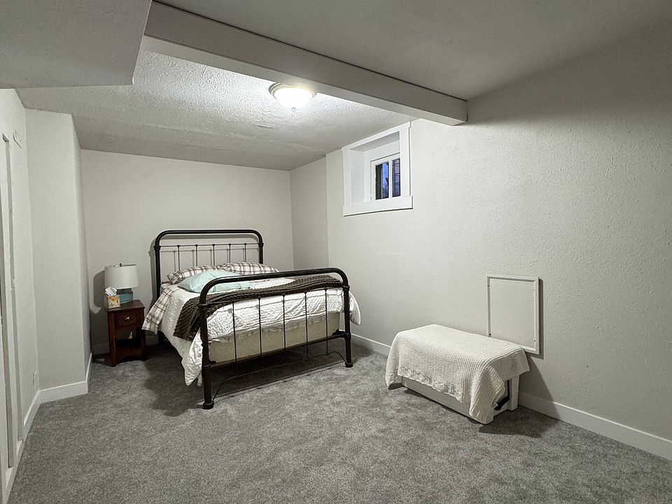 2nd image of 1614 Blaine St #1