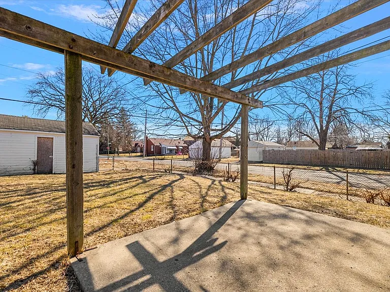 10500 Somerset Ave — Photo 44