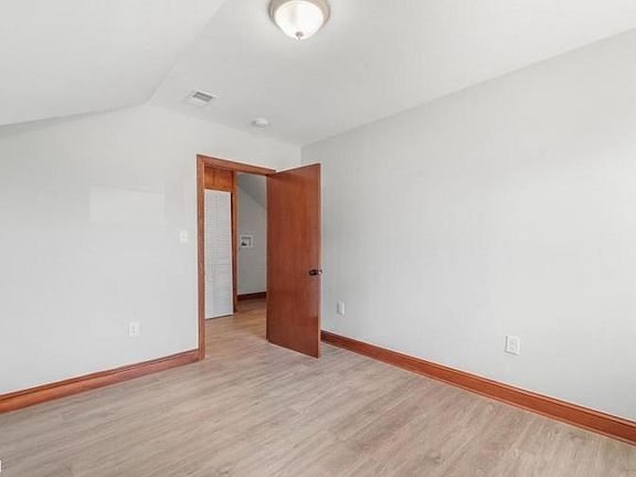 5th image of 532 Piaget Ave #2