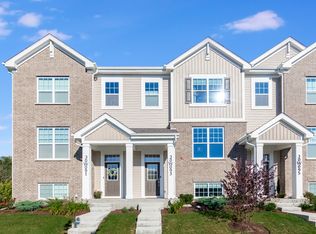 30W093 Brayman Ct, Warrenville, IL 60563