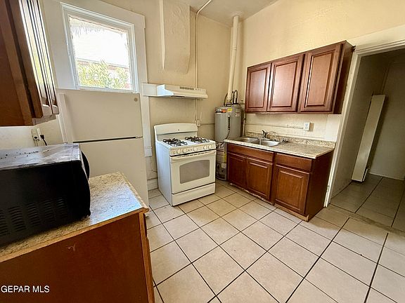 4th image of 3509 Hueco Ave #1