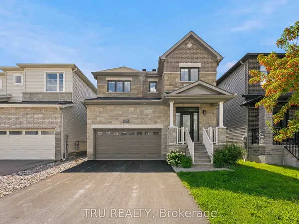 603 Winterset Rd, Ottawa, ON K2T 0R2