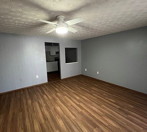 2nd image of 1501 Pleasant St