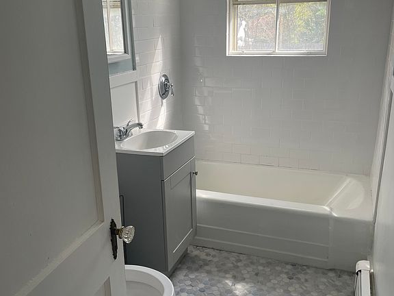 4th image of 43 Mechanic St #43