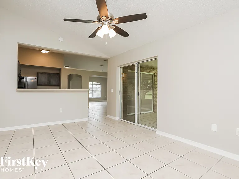 662 Armadillo Dr — Photo 4