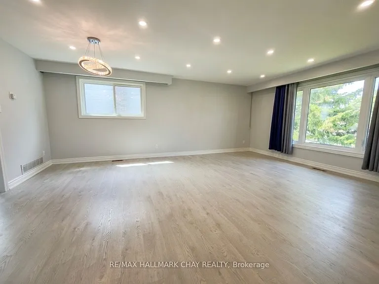 19 Carol Rd — Photo 7