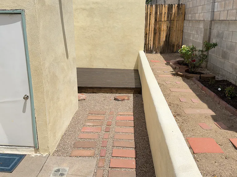 12911 Kachina Pl NE #B — Photo 8