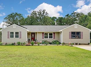 377 Central Blvd, Bayville, NJ 08721