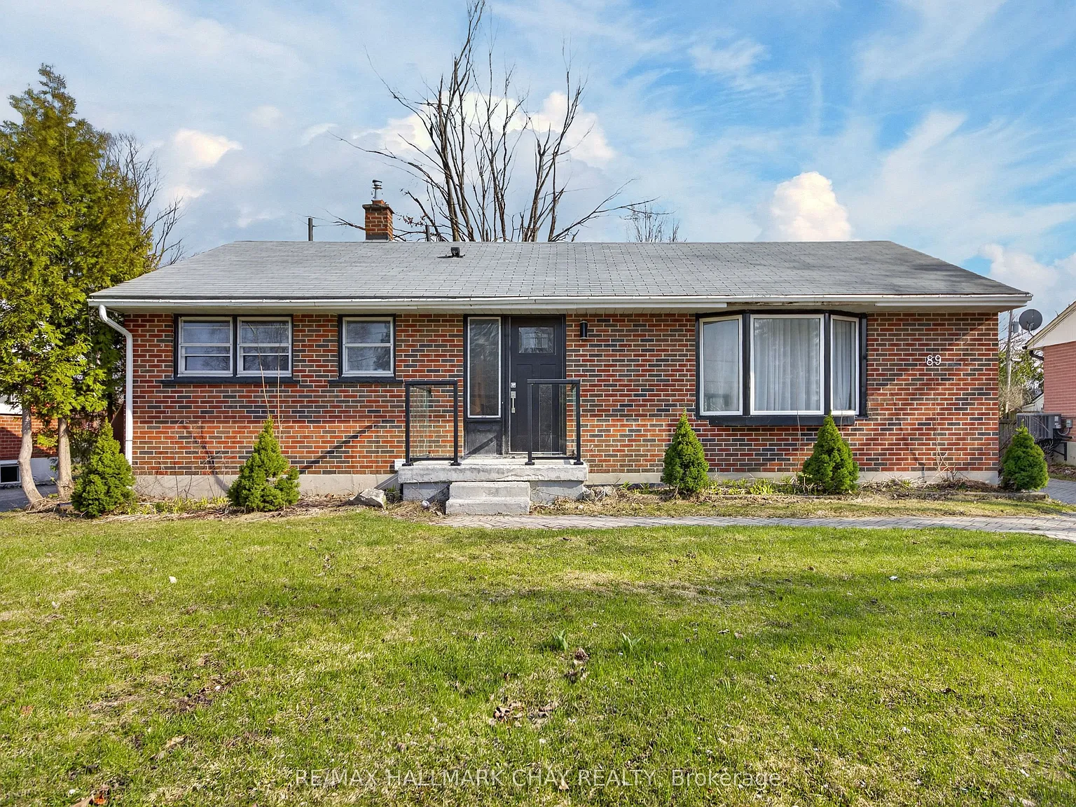 3 bed, $2,400 — Photo 1
