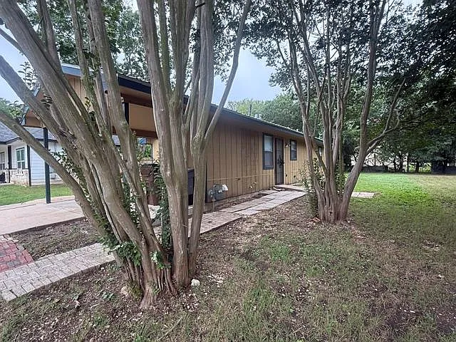 2 bed, 1.0 bath, 814 sqft, $1,500 — Photo 2