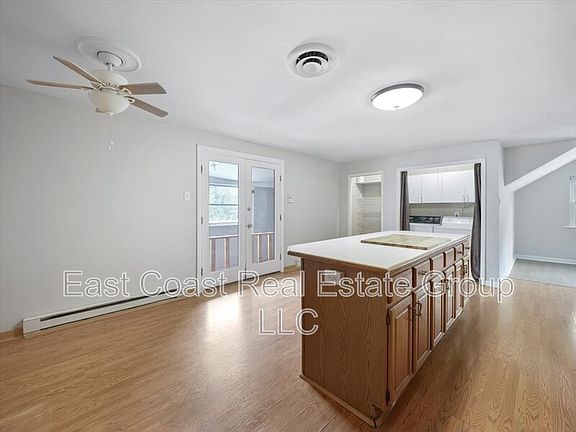 4th image of 13628 Pennsylvania Ave APT 35