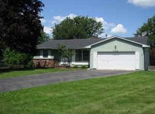 44 Deerfield Dr, Canandaigua, NY 14424