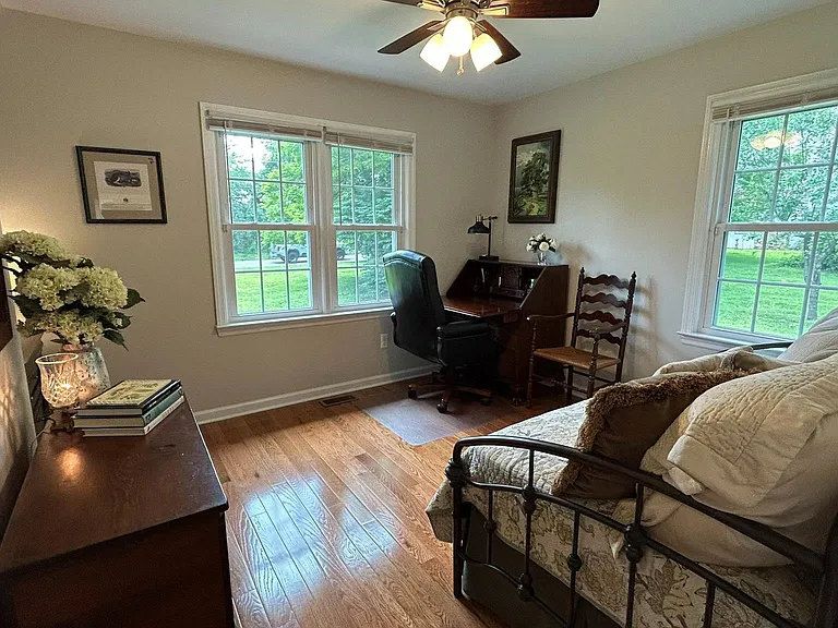 541 Cheyney Rd — Photo 36