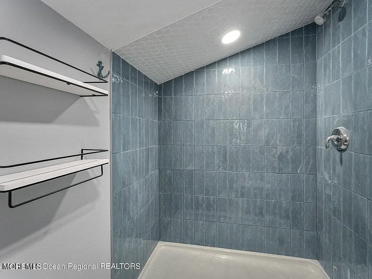30 M St #SUMMER RENTAL — Photo 19