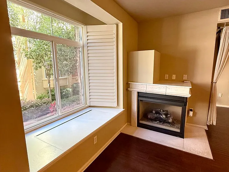 2400 5th Ave #219 — Photo 8