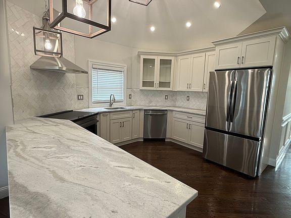 5th image of 234 Yetman Ave #2B
