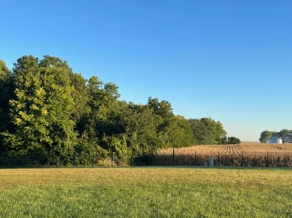 1215 Golf Crest Ct, Fancy Creek, IL 62707