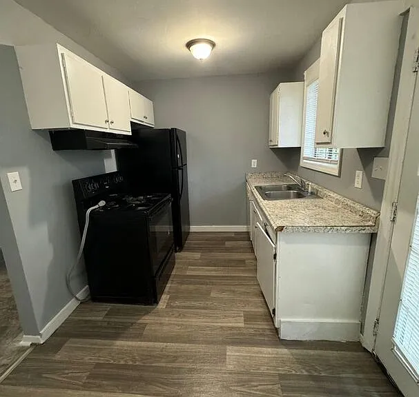 532 Camrose Dr — Photo 15
