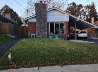 14 Hedges Blvd, Toronto, ON M9B3C2