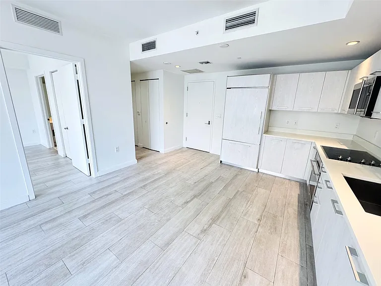 55 SW 9th St #2707 — Photo 3