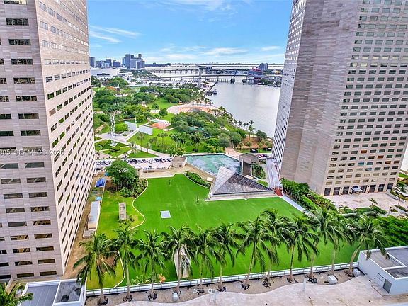 4th image of 325 S Biscayne Blvd APT 2616