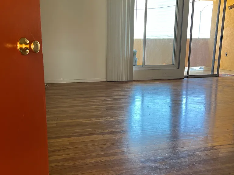 11727 Ohio Ave #6 — Photo 4