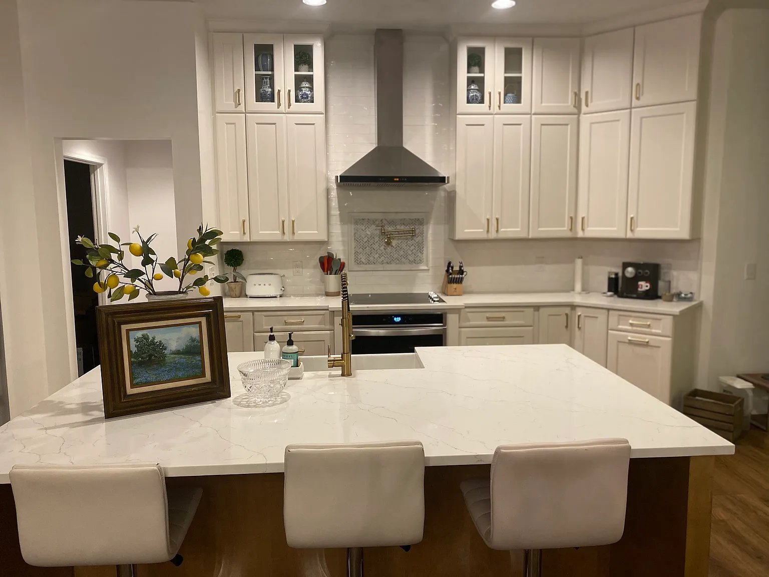 4 bed, 2383 sqft, $3,600 — Photo 2