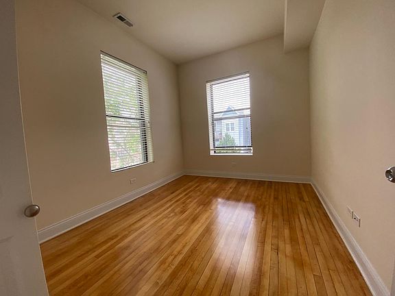 4th image of 3959 N Janssen Ave #1N