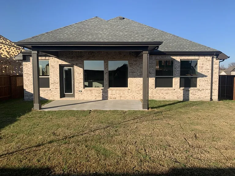 1821 Leo Dr — Photo 14