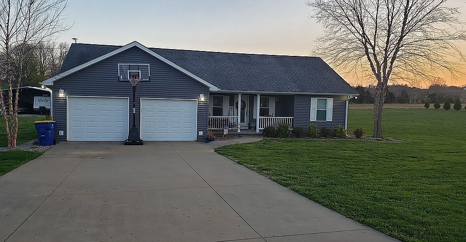 1st image of 303 Green Creek Dr