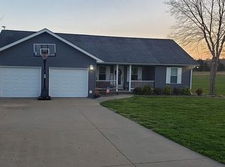 303 Green Creek Dr, Glasgow, KY 42141