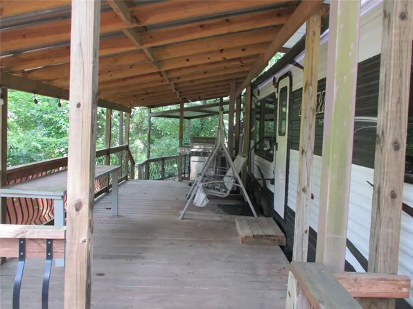 611 White Oak Cir, Yantis, TX 75497