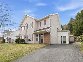 40 Amin St, Bedford, NS B4A 4B8