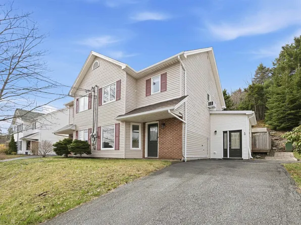 40 Amin St, Bedford, NS B4A 4B8